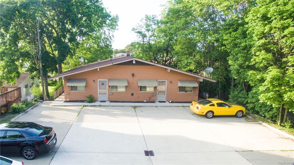 176 Columbia Avenue - Photo 1