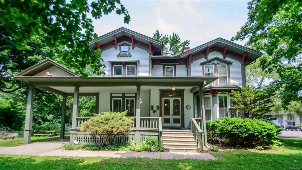 1041 Forest - Photo 1