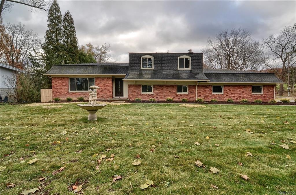 3225 Long Lake Road - Photo 1