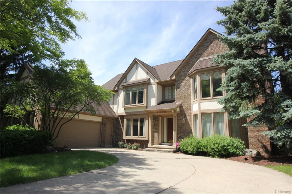 1932 Barnes Court - Photo 1