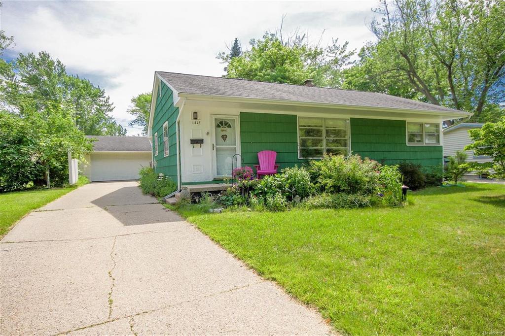 1415 Argyle - Photo 1