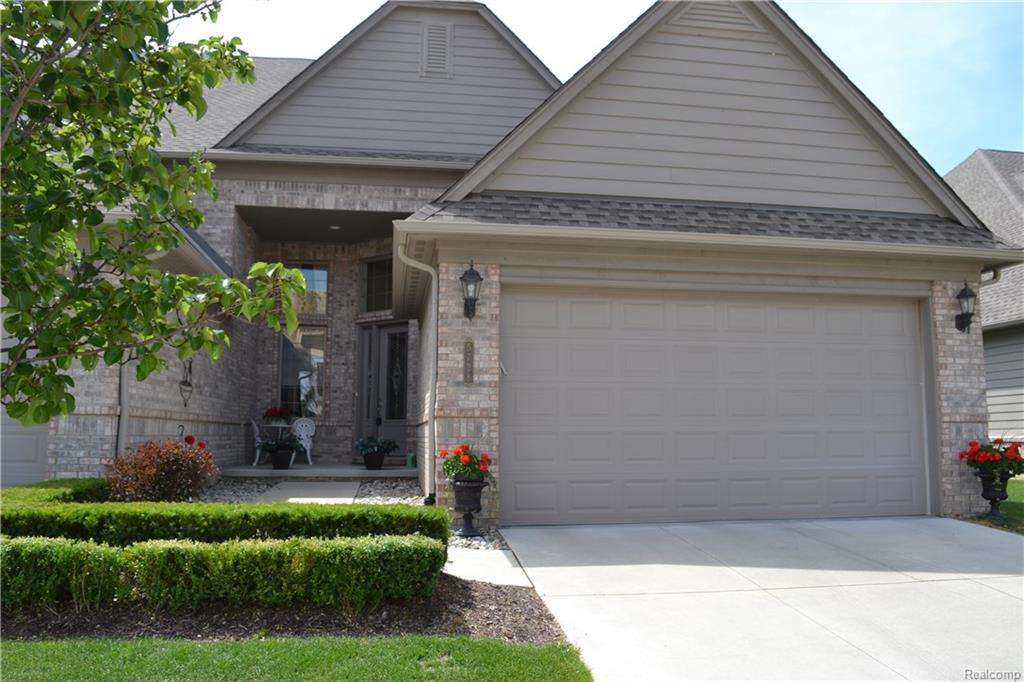5728 Knob Hill Circle - Photo 1