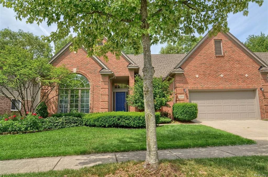25890 Abbey - Photo 1
