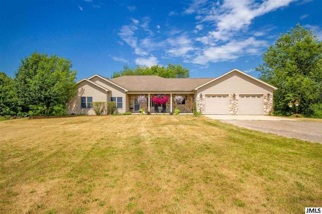 1030 Deer Valley Dr - Photo 1