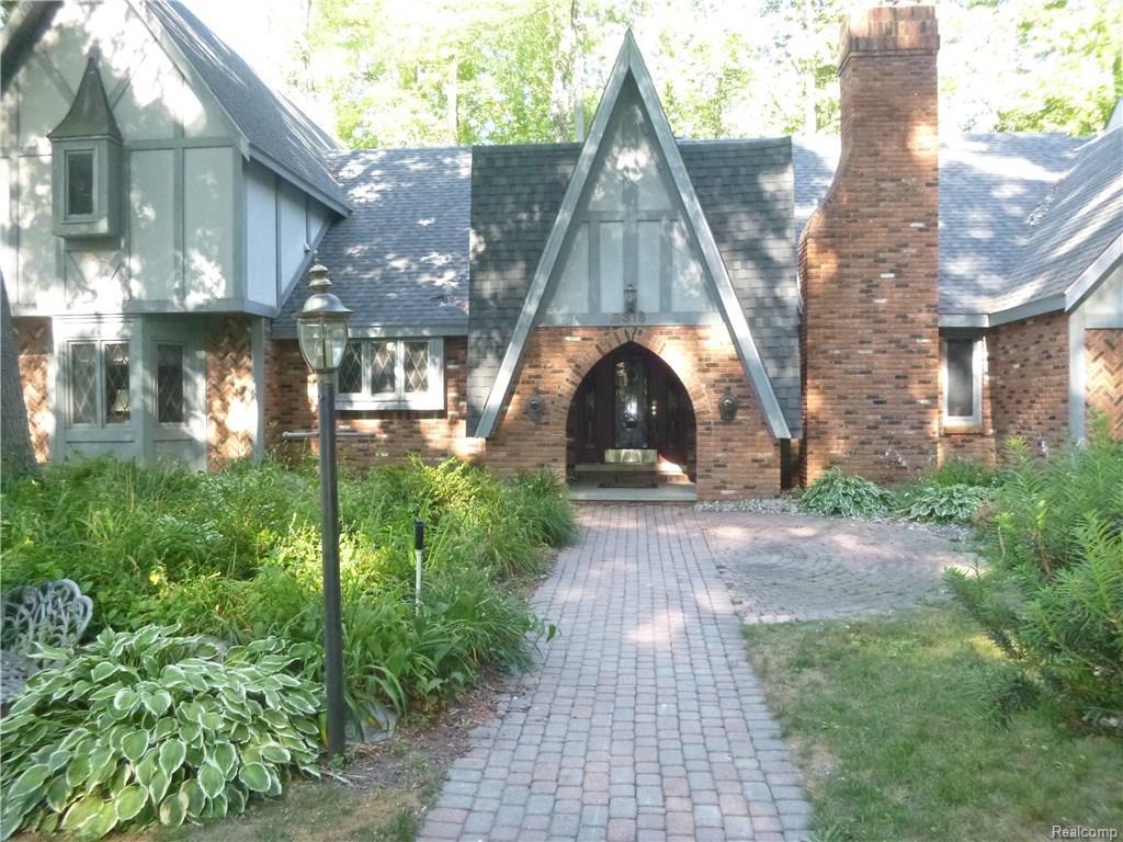 8315 Ledgewood Court - Photo 1