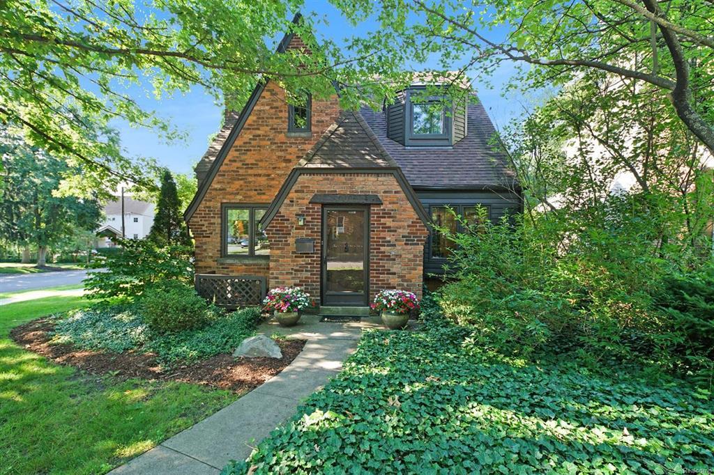 701 Davis Avenue - Photo 1