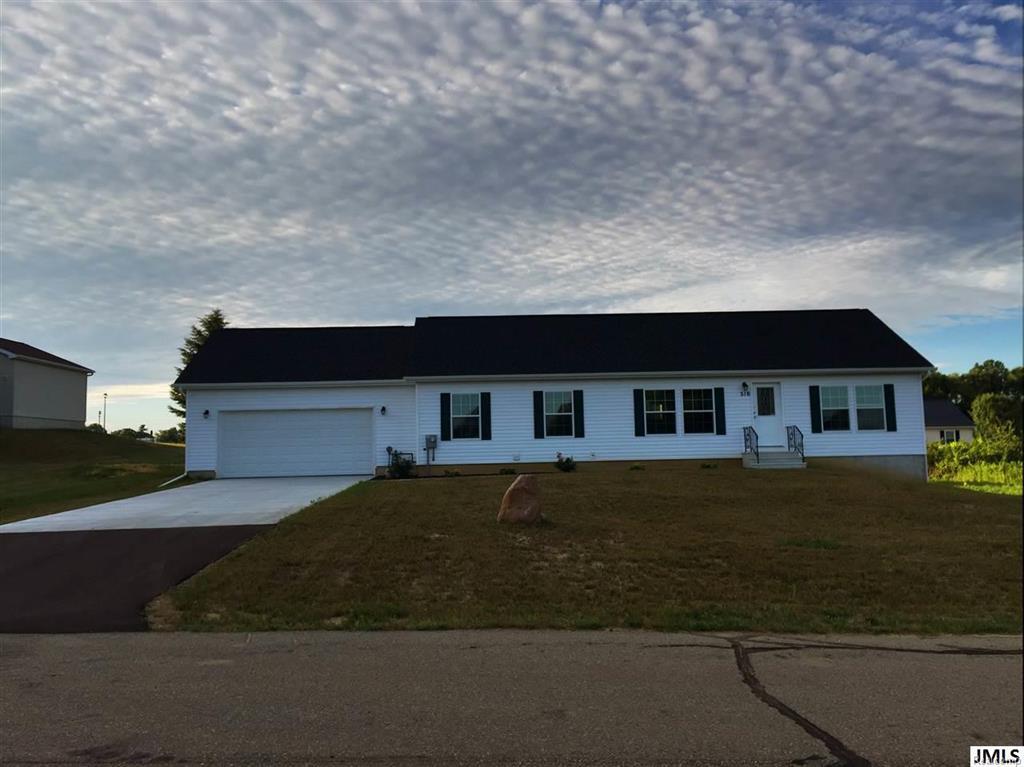 516 Cecil Dr - Photo 1