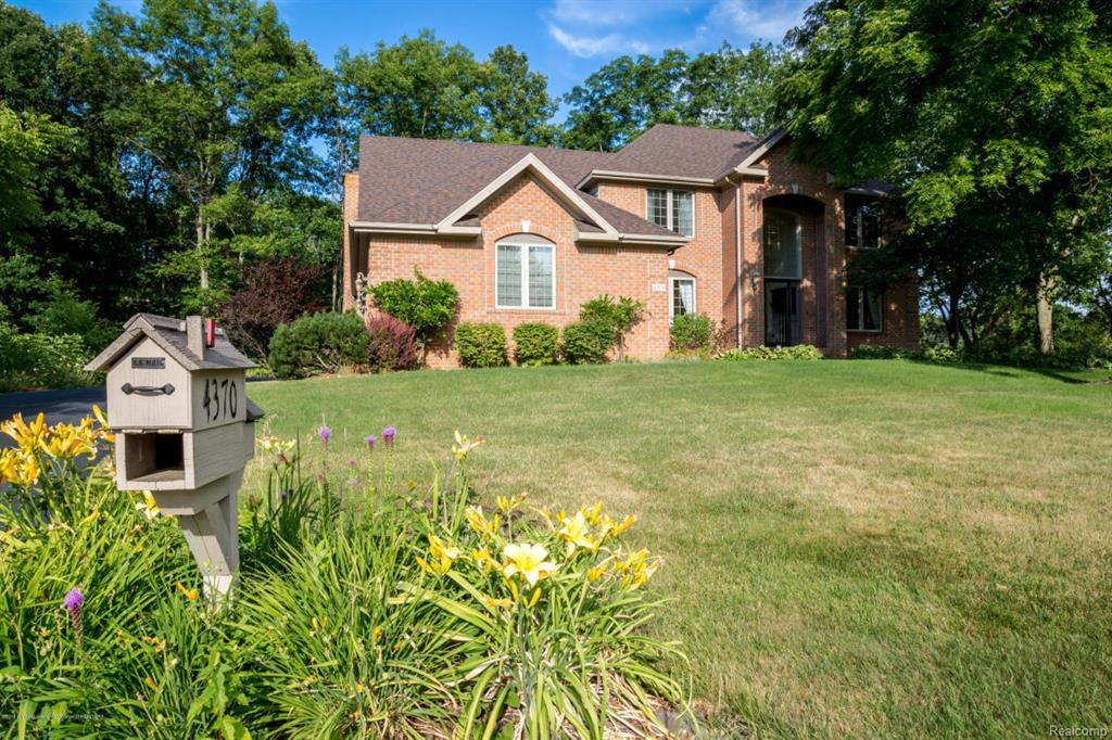 4370 Selwood Court - Photo 1