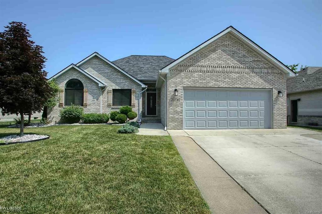 35741 Jolaine Court - Photo 1