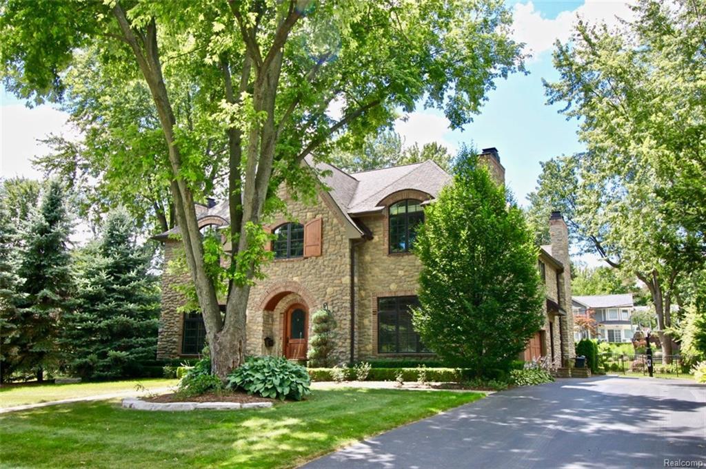 1055 Lake Park - Photo 1