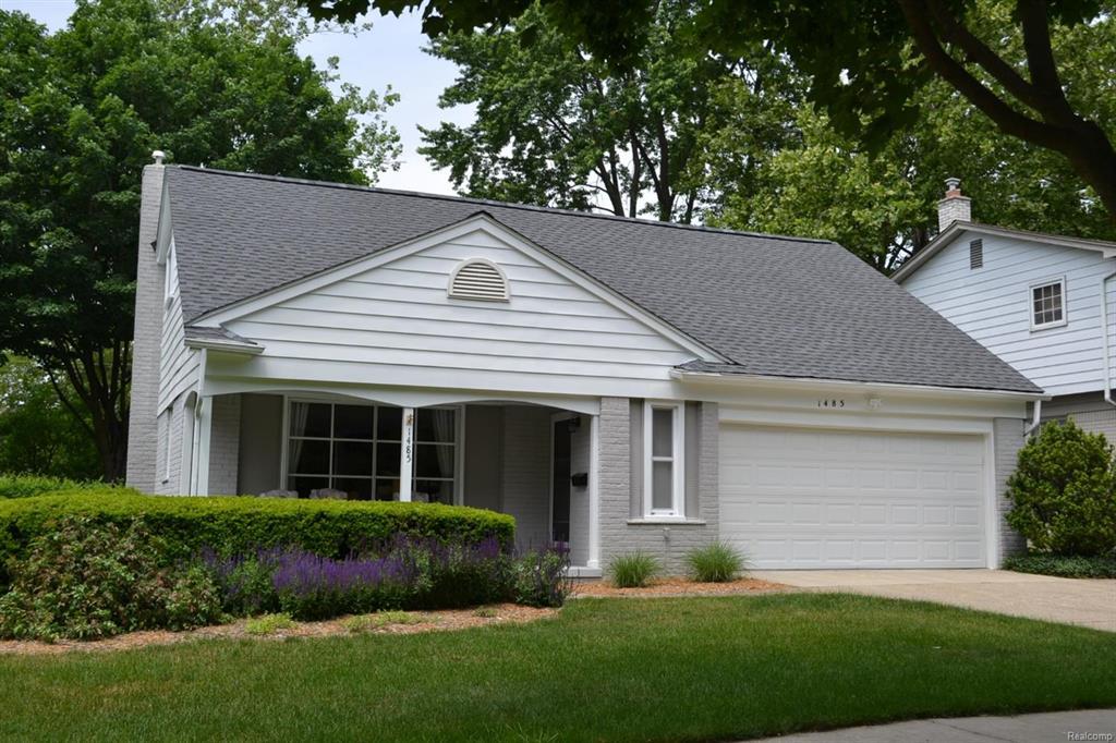 1485 King George Boulevard - Photo 1