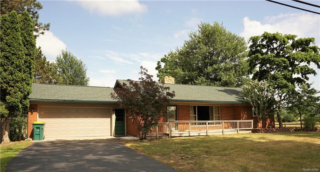 1900 Oakwood Road - Photo 1