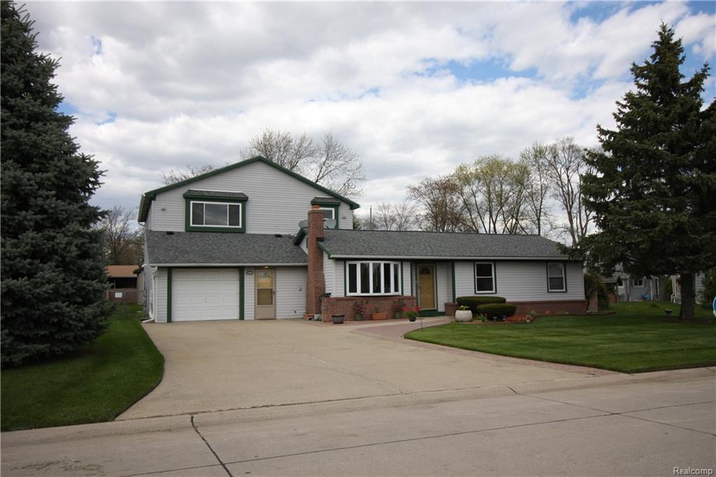 2075 Alfred Drive - Photo 1