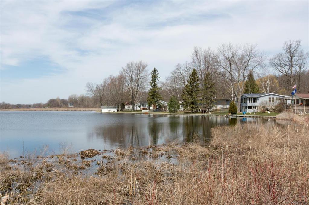 2292 Oakwood Dr - Photo 1