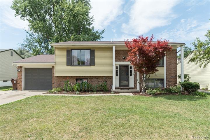1811 Manchester Drive - Photo 1