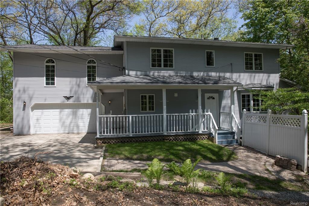 1436 Clarkston Road - Photo 1