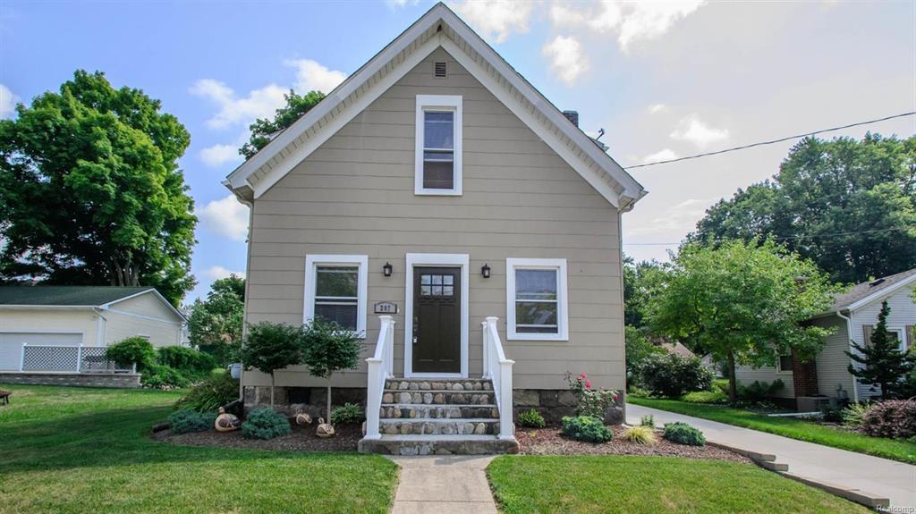 207 Riverside Drive - Photo 1