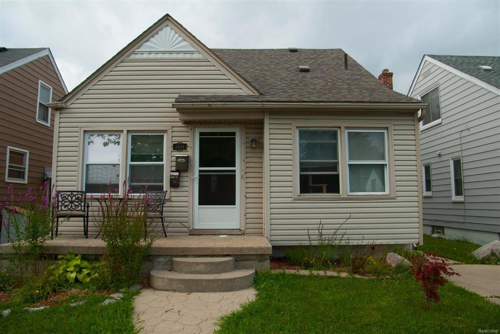 1844 Pagel Avenue - Photo 1