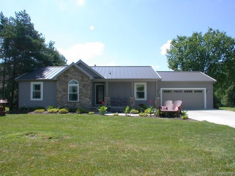 10058 Maple Avenue - Photo 1