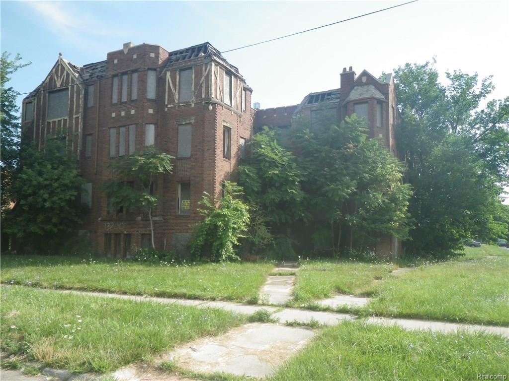 13200 La Salle Boulevard - Photo 1