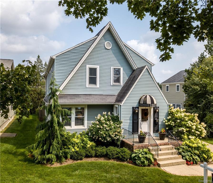 1211 Henrietta Street - Photo 1