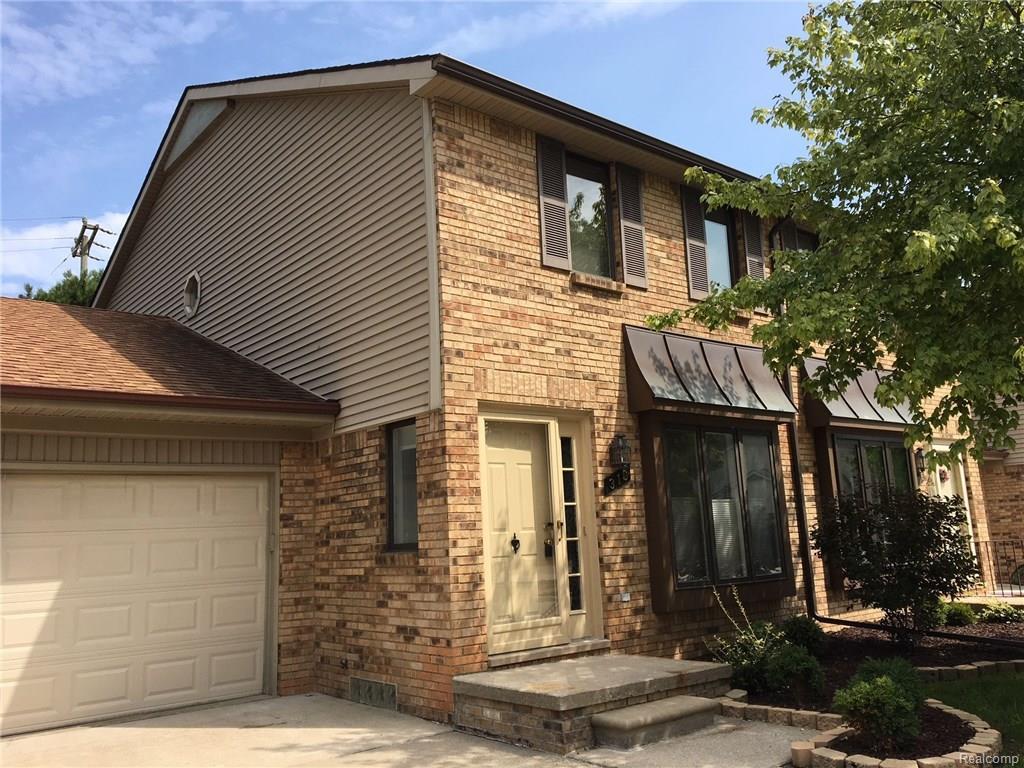 310 Pineview Court - Photo 1