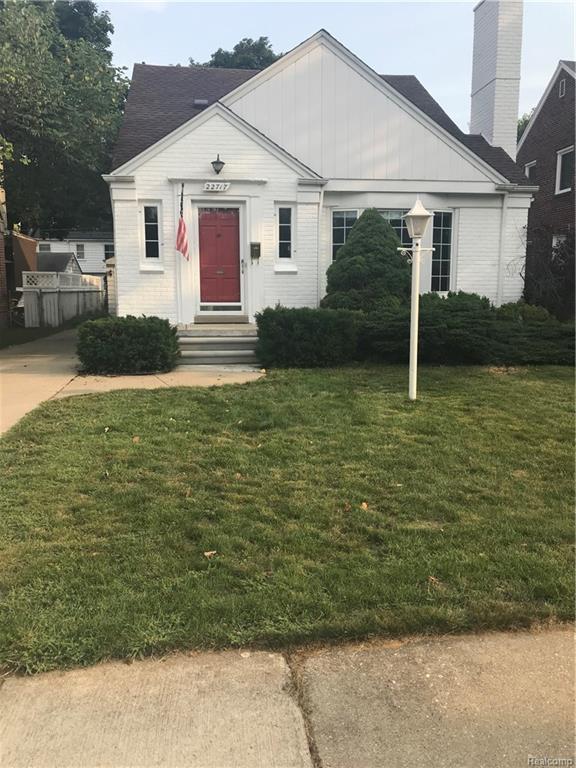 22717 Wellington Street - Photo 1