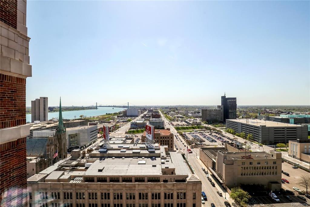525 Lafayette Boulevard - Photo 1