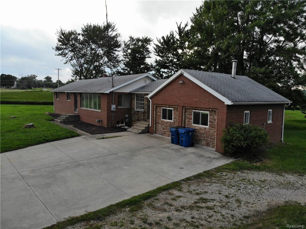 11020 Corunna Road - Photo 1