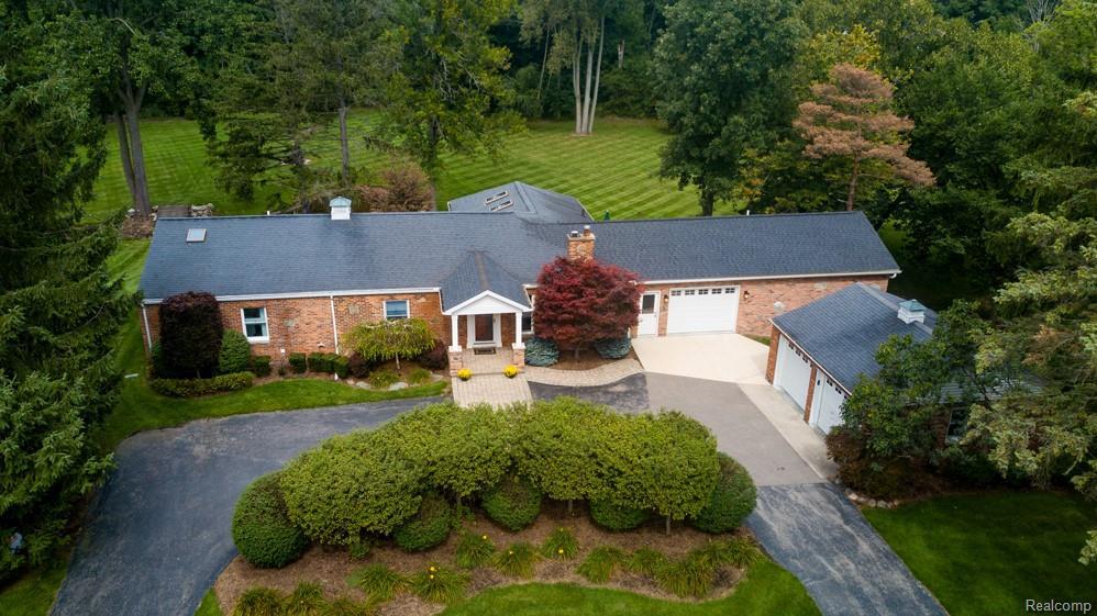 2706 Evergreen - Photo 1