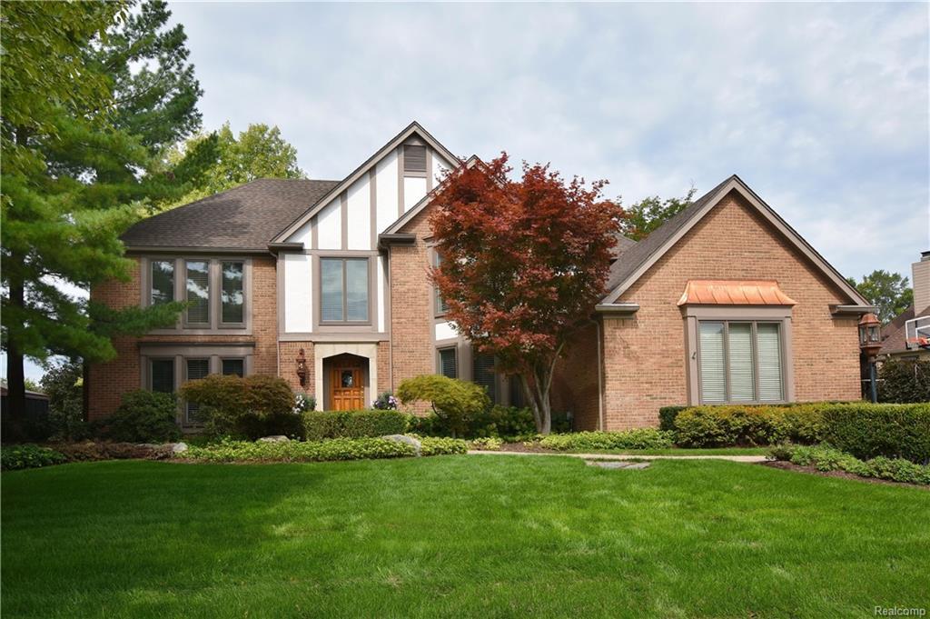 4839 Riverchase Drive - Photo 1