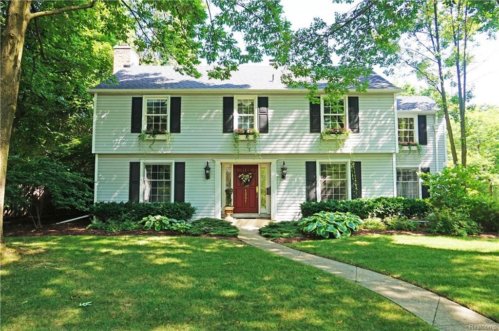 1381 Buckingham Avenue - Photo 1