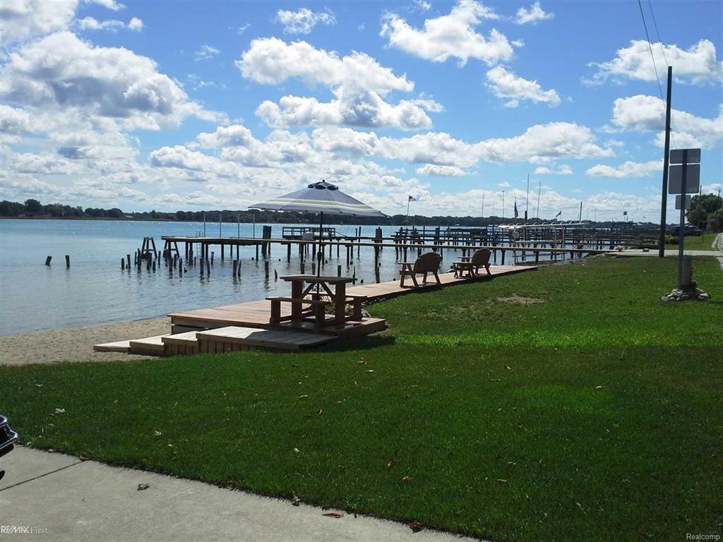 9970 River Rd - Photo 1