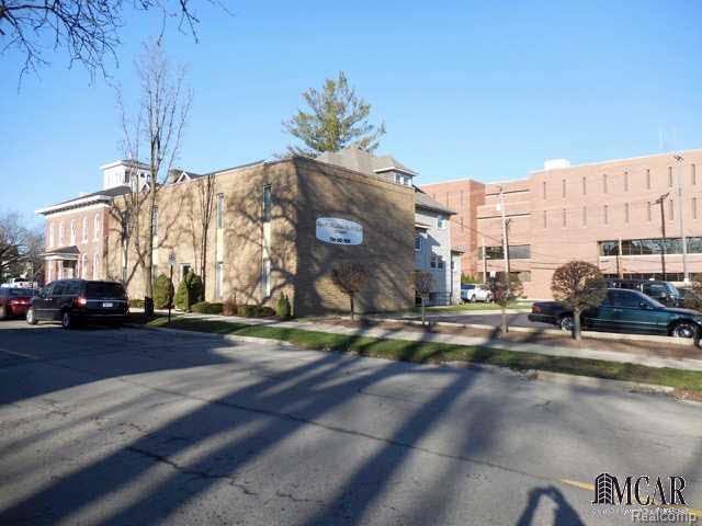 204 Macomb St - Photo 1