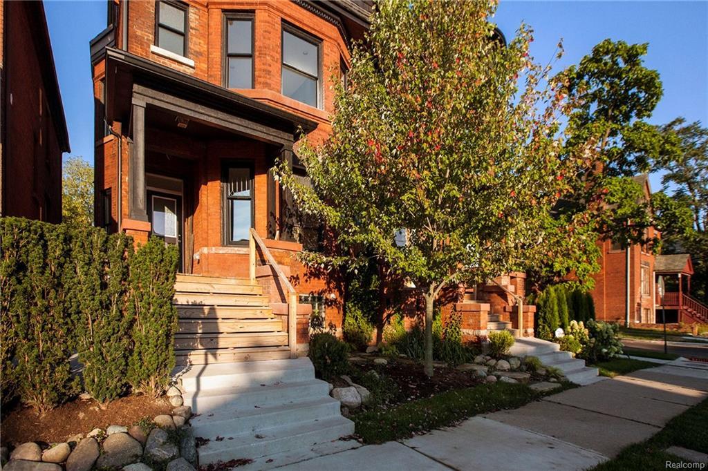 4304 Trumbull Street - Photo 1