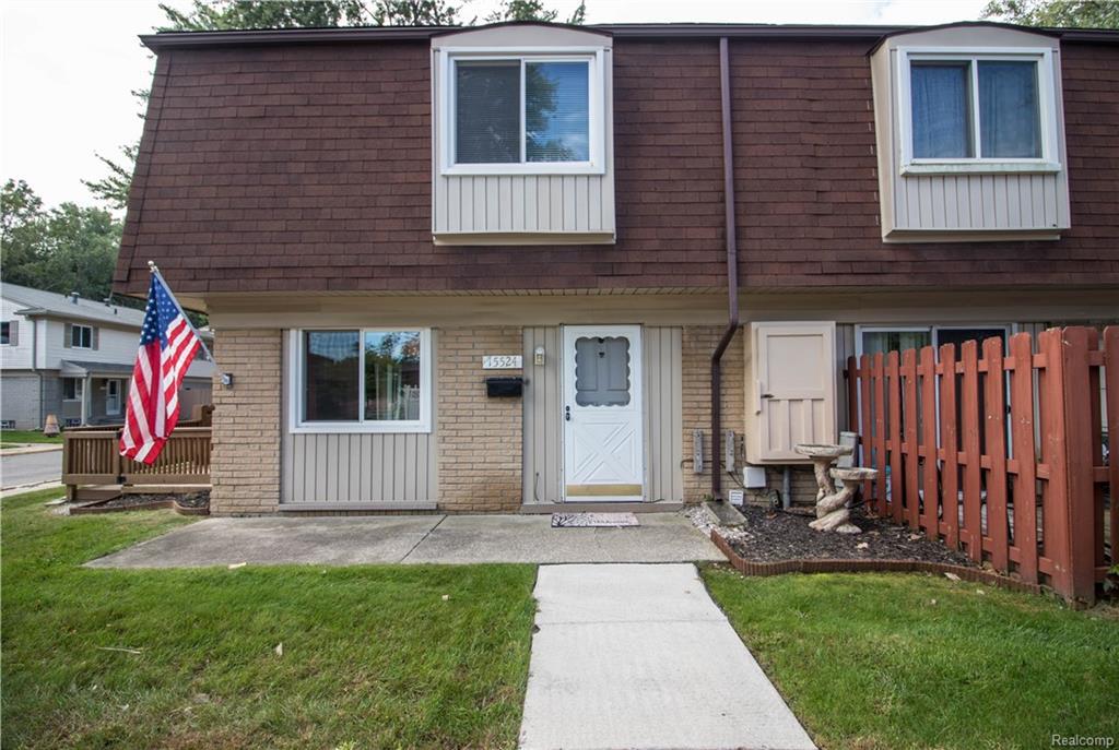 15524 Dupage Boulevard - Photo 1