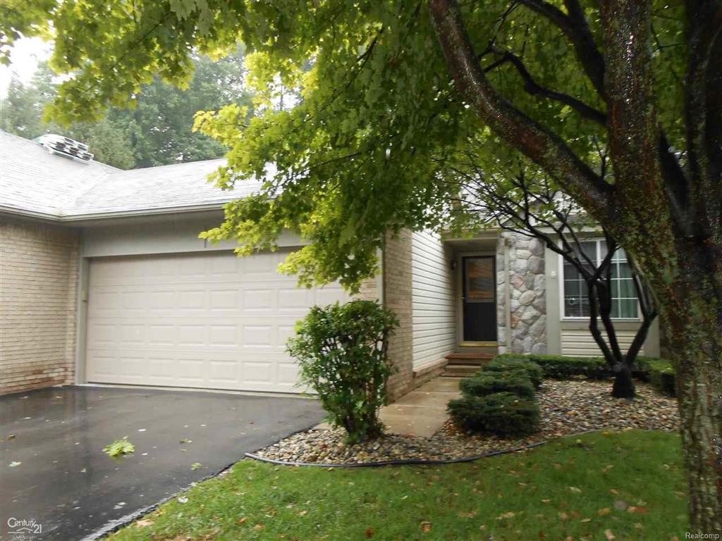 12090 Hickory W - Photo 1