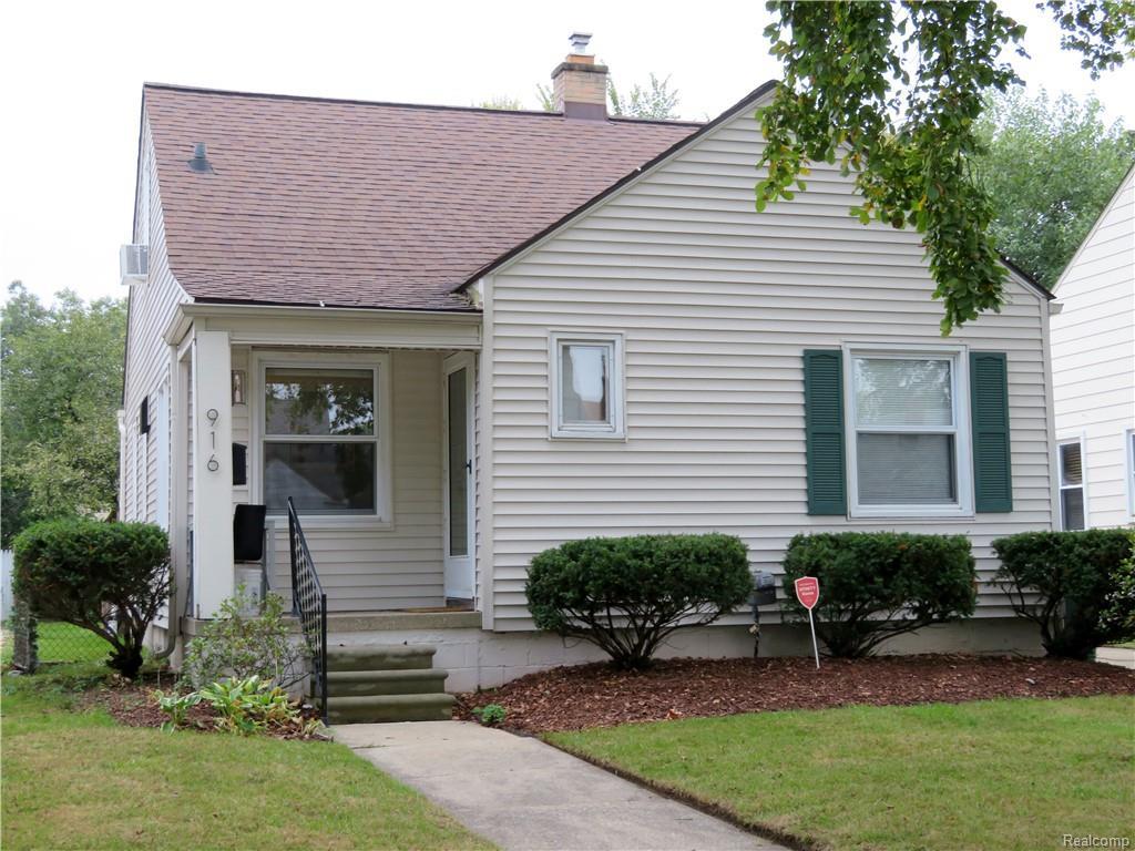 916 Edison - Photo 1