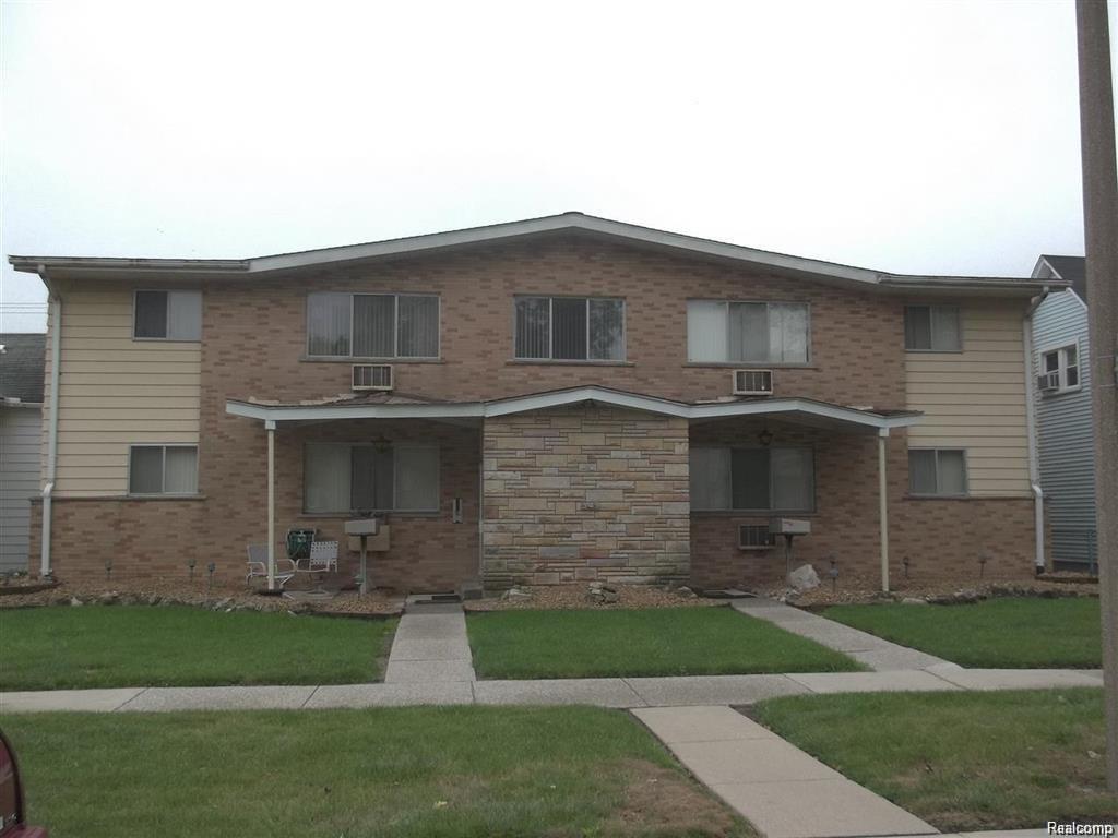 549 Elm Unit 5 Street - Photo 1