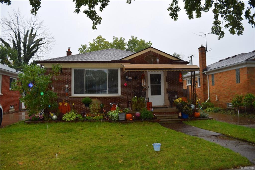23352 Courtland Avenue - Photo 1
