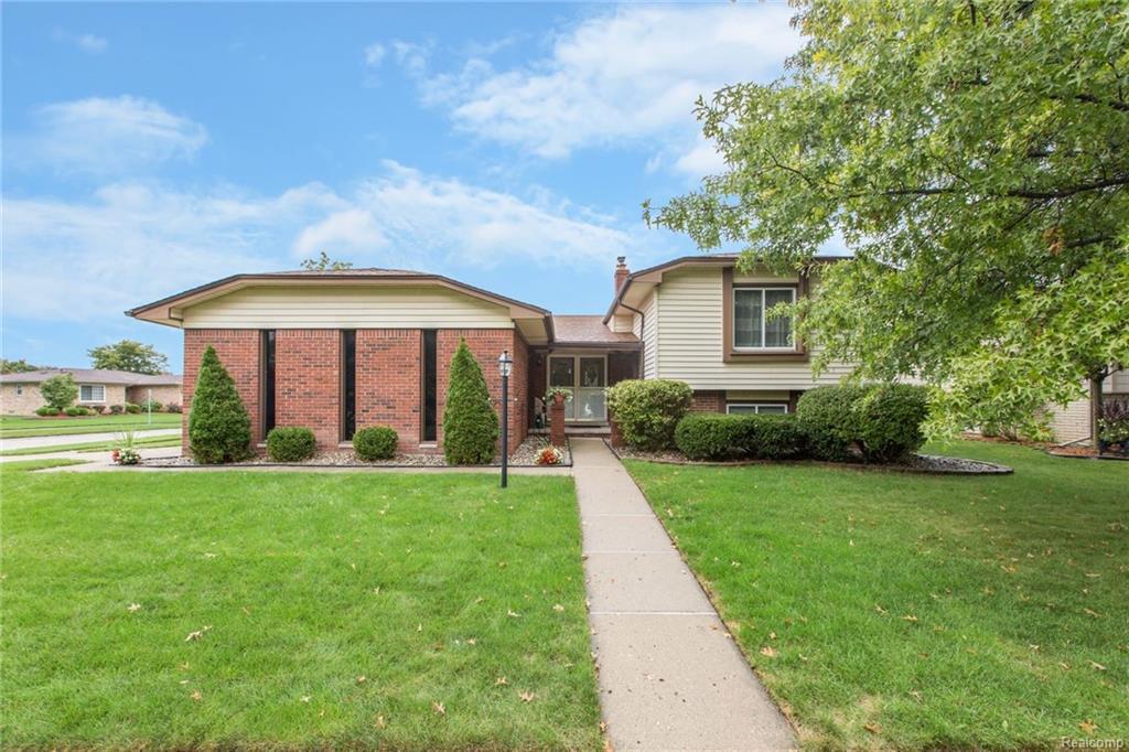 613 Corrine - Photo 1