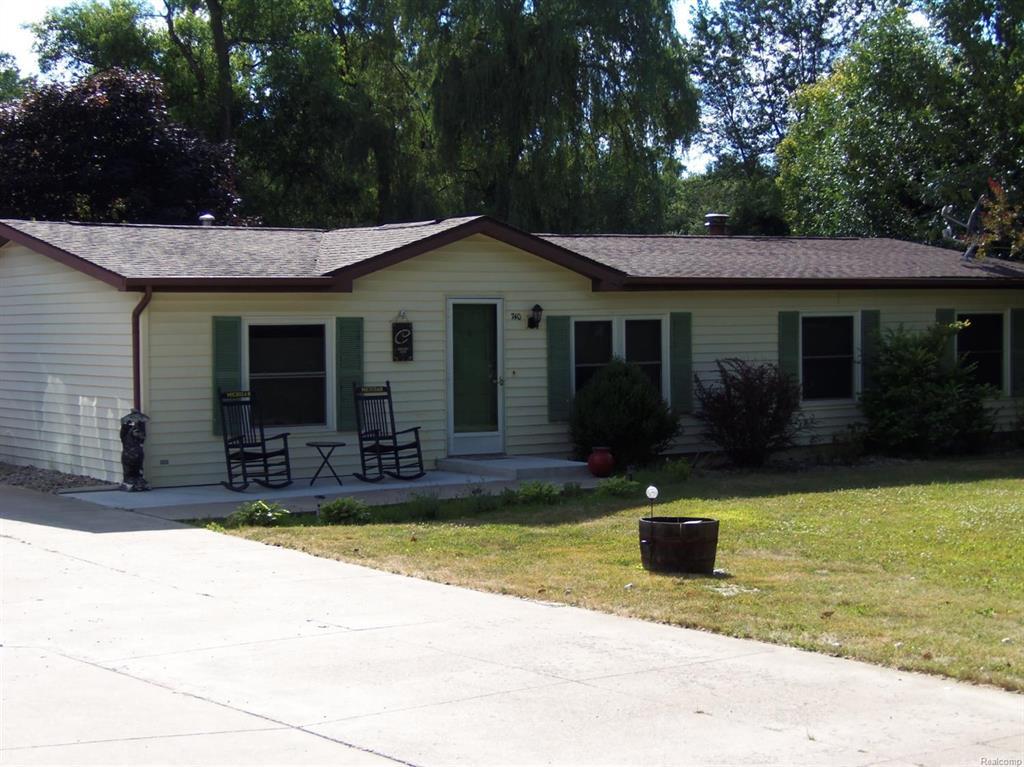 740 Hillcrest Drive - Photo 1