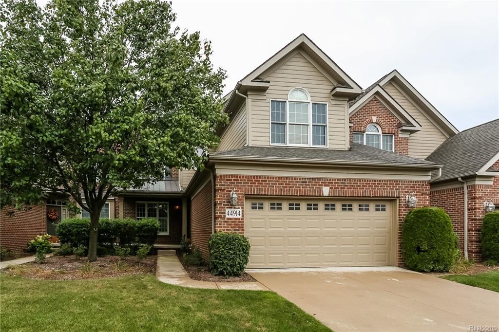 44914 Broadmoor Circle - Photo 1