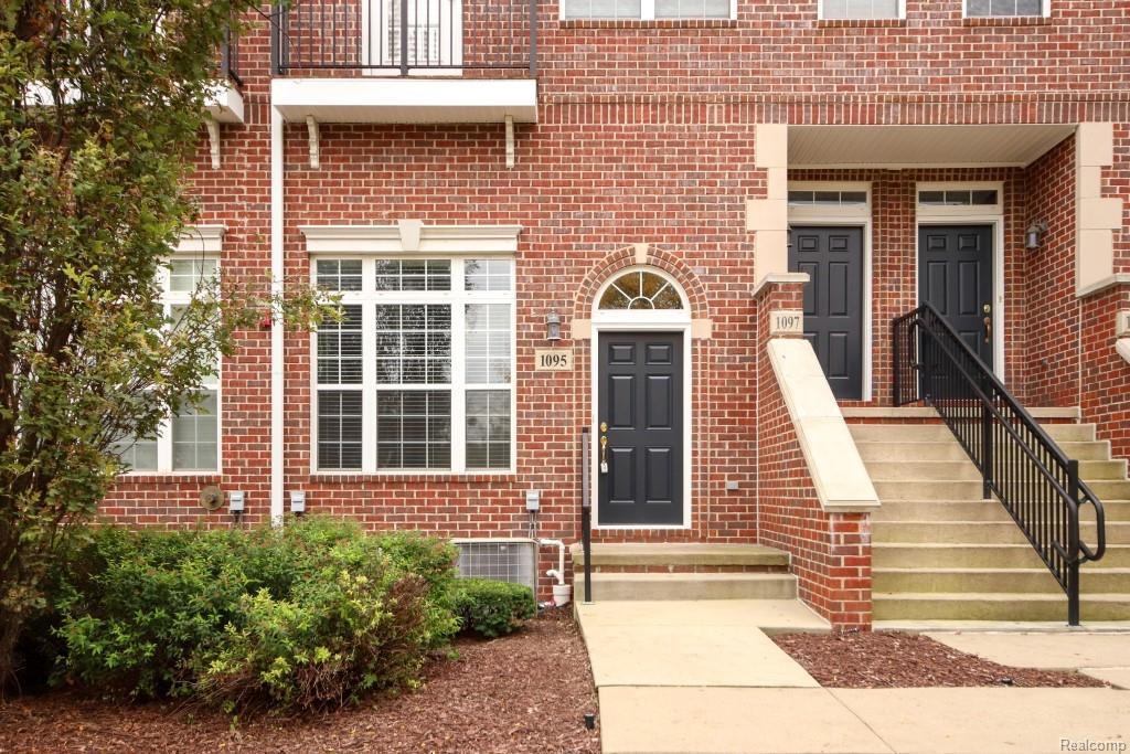 1095 Ann Arbor Road - Photo 1
