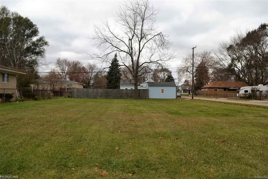 20843 Montrose - Photo 1