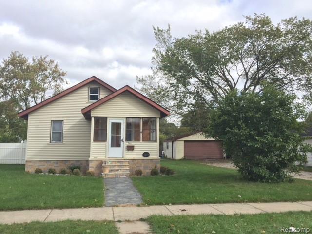 244 Kinross Avenue - Photo 1