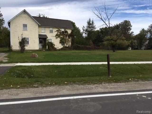 2811 Pontiac - Photo 1