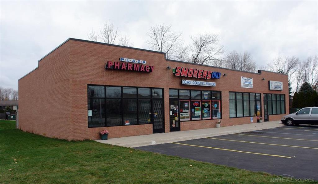 Utica - Photo 1
