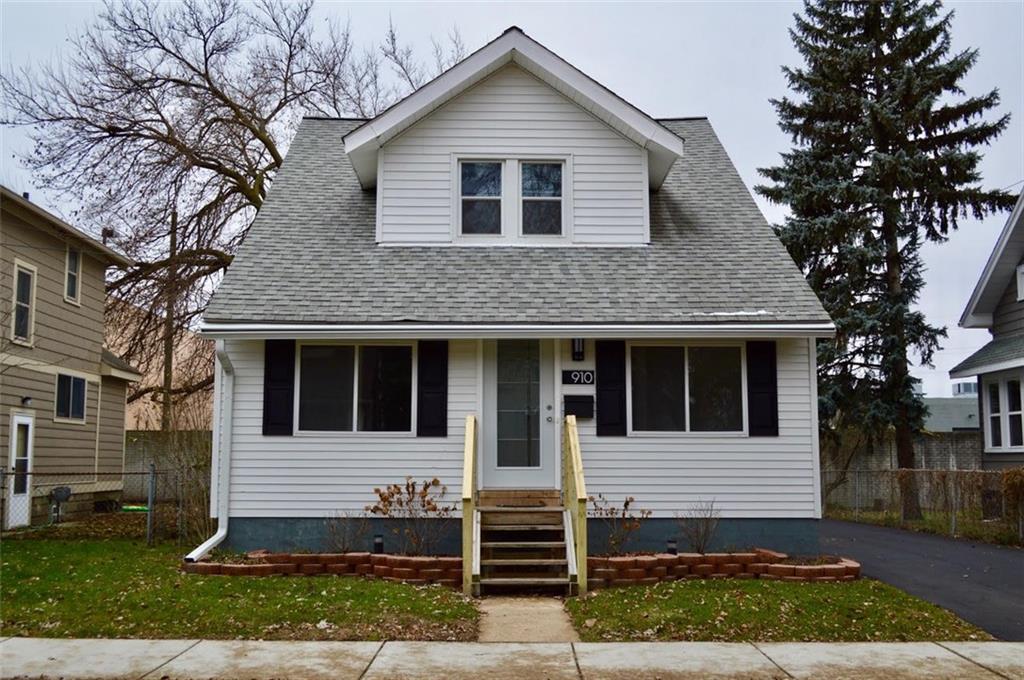 910 Knowles Street - Photo 1