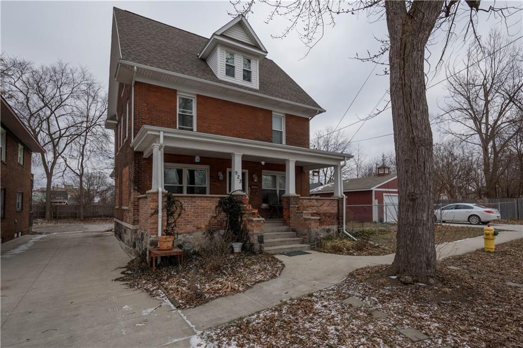 923 Oak Street - Photo 1